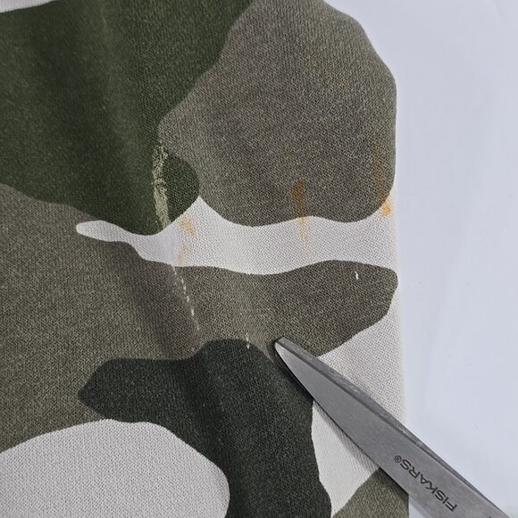 NIKE Camo Club Pullover Hoodie Green Camo MEN'S SIZE MEDIUM ‼️STAINS‼️AS-IS‼️... - Picture 6 of 16